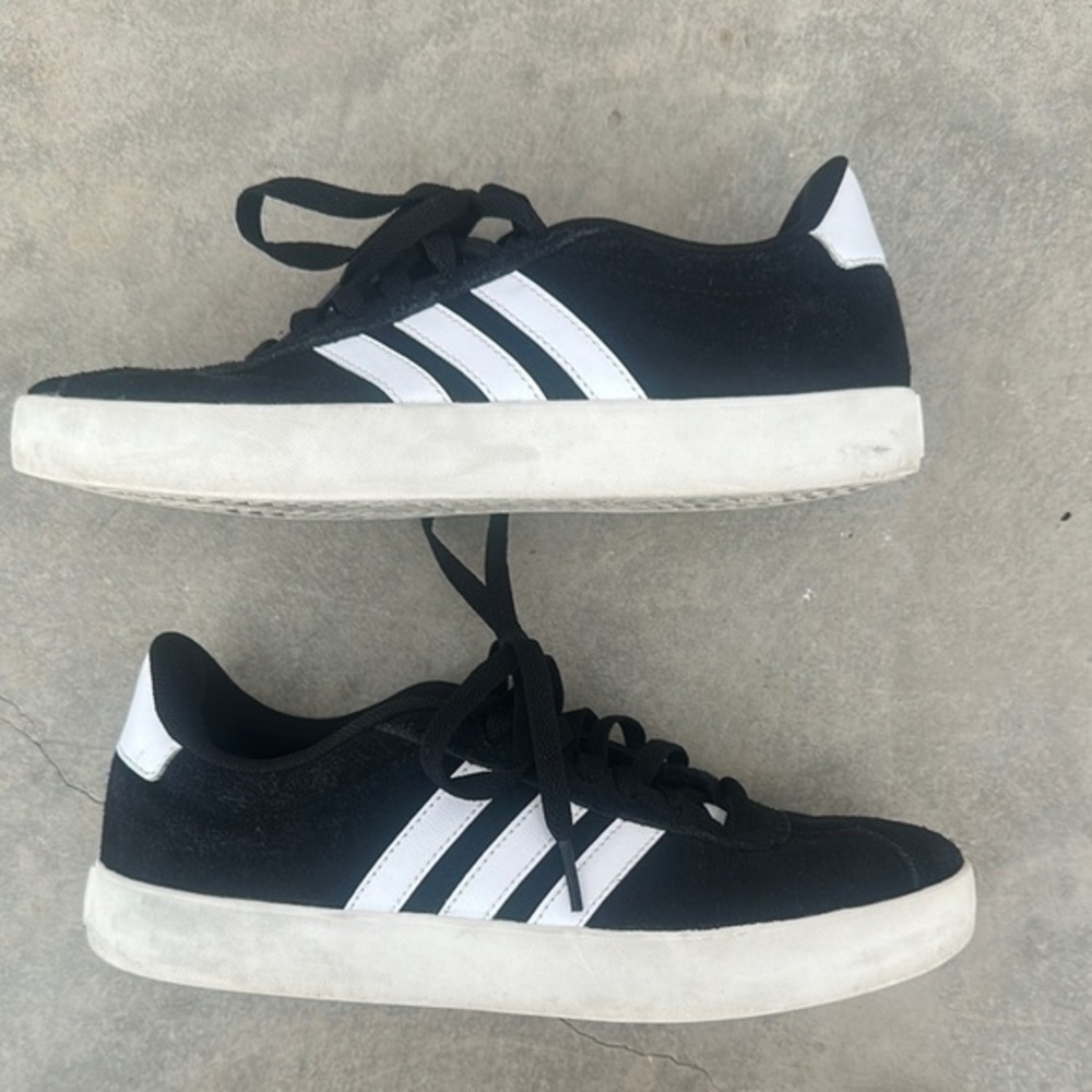 Adidas Sneakers Black and White Classic Sneakers Women's size 7